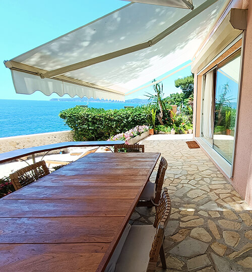 Borgo ai conti - Seaview-Costa Azzurra - La Magnolia - vista su tavolo da ovest